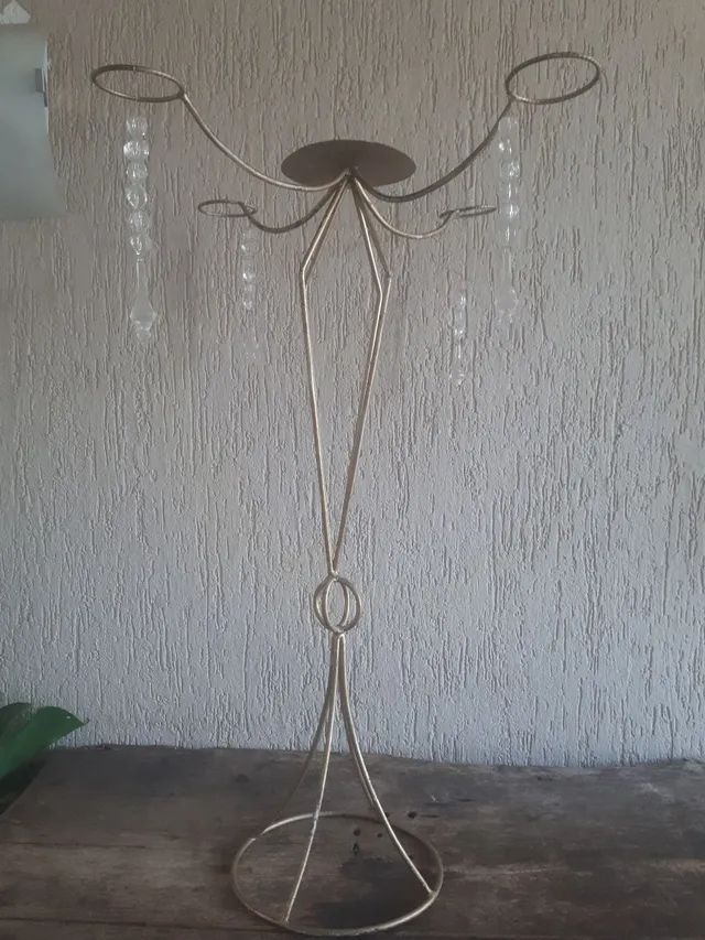 Suporte Castiçal Para Velas e Arranjo de Flores Vários