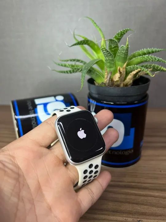 Apple Watch Series 5 Model A2093 44mm 76%  Acompanha cabo carregador Acompanha pulseira   