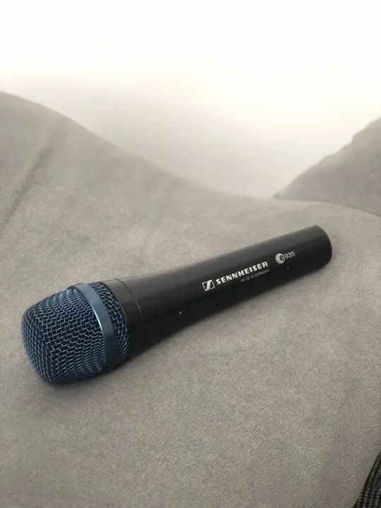 Microfone Sennheiser e-935 + cabo monster + estojo + suporte