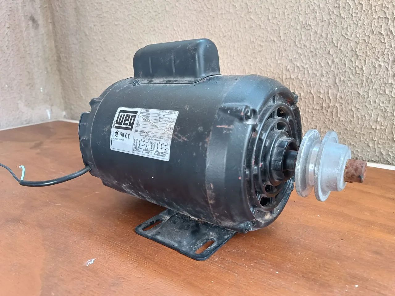 Motor Elétrico WEG 1 CV - Foto 3