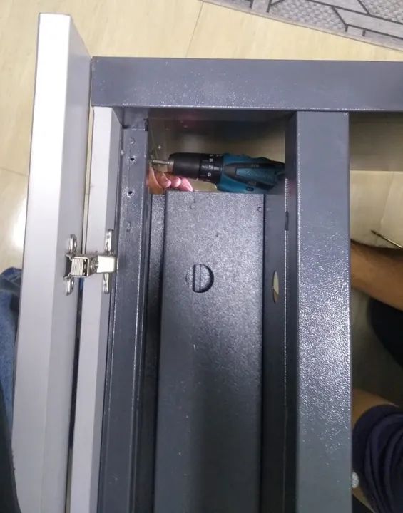 Mesa De Escritório - Metal E Madeira (2 unidades). O preço do anúncio é por cada unidade - Foto 4