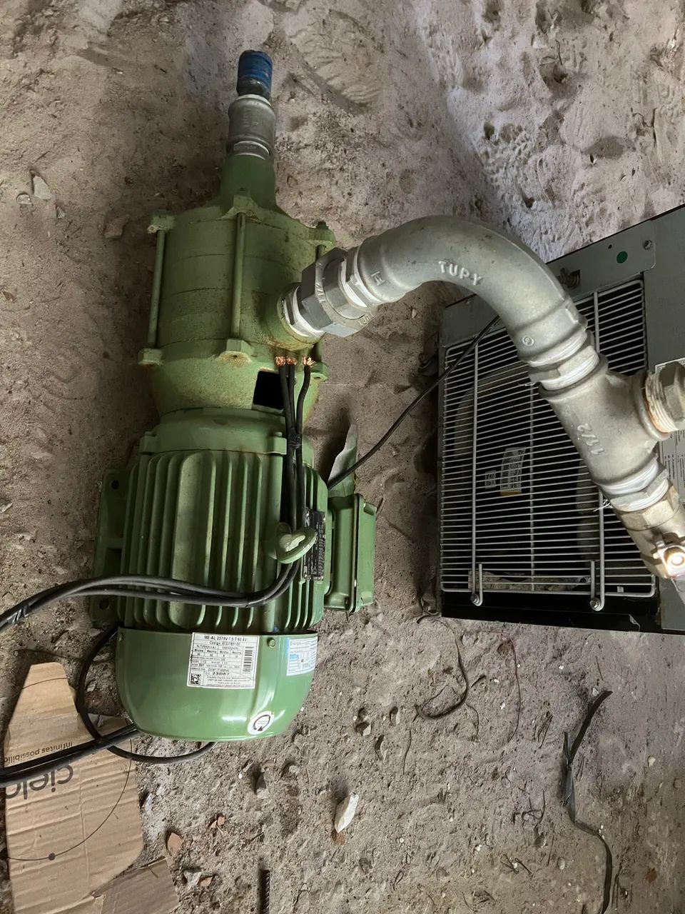 Vendo bomba multi estágios e Lona para tanque de peixe  - Foto 2