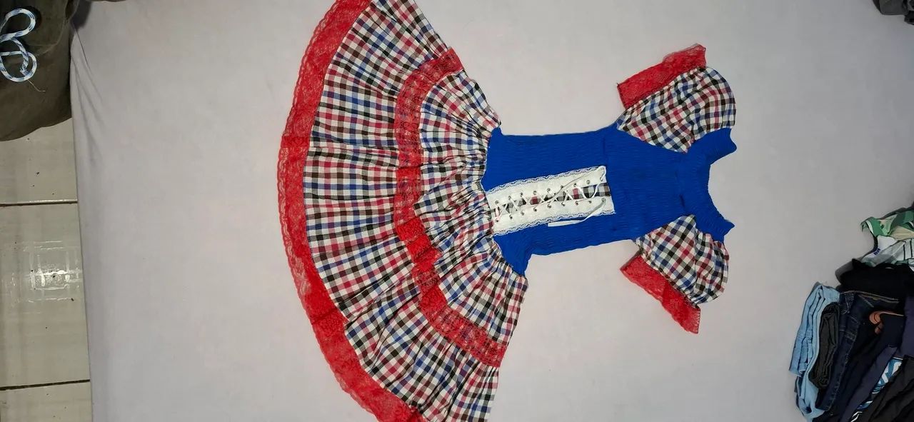 Vestido xadrez com detalhes em renda  - Foto 2