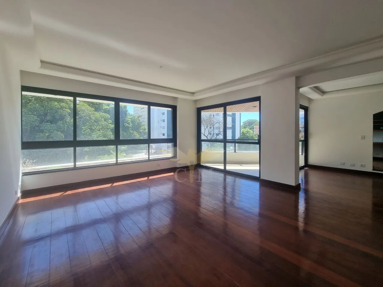 Apartamento Com 4 Quartos Em 211M² E 3 Vagas De Garagem No Itaigara. 133RBEH