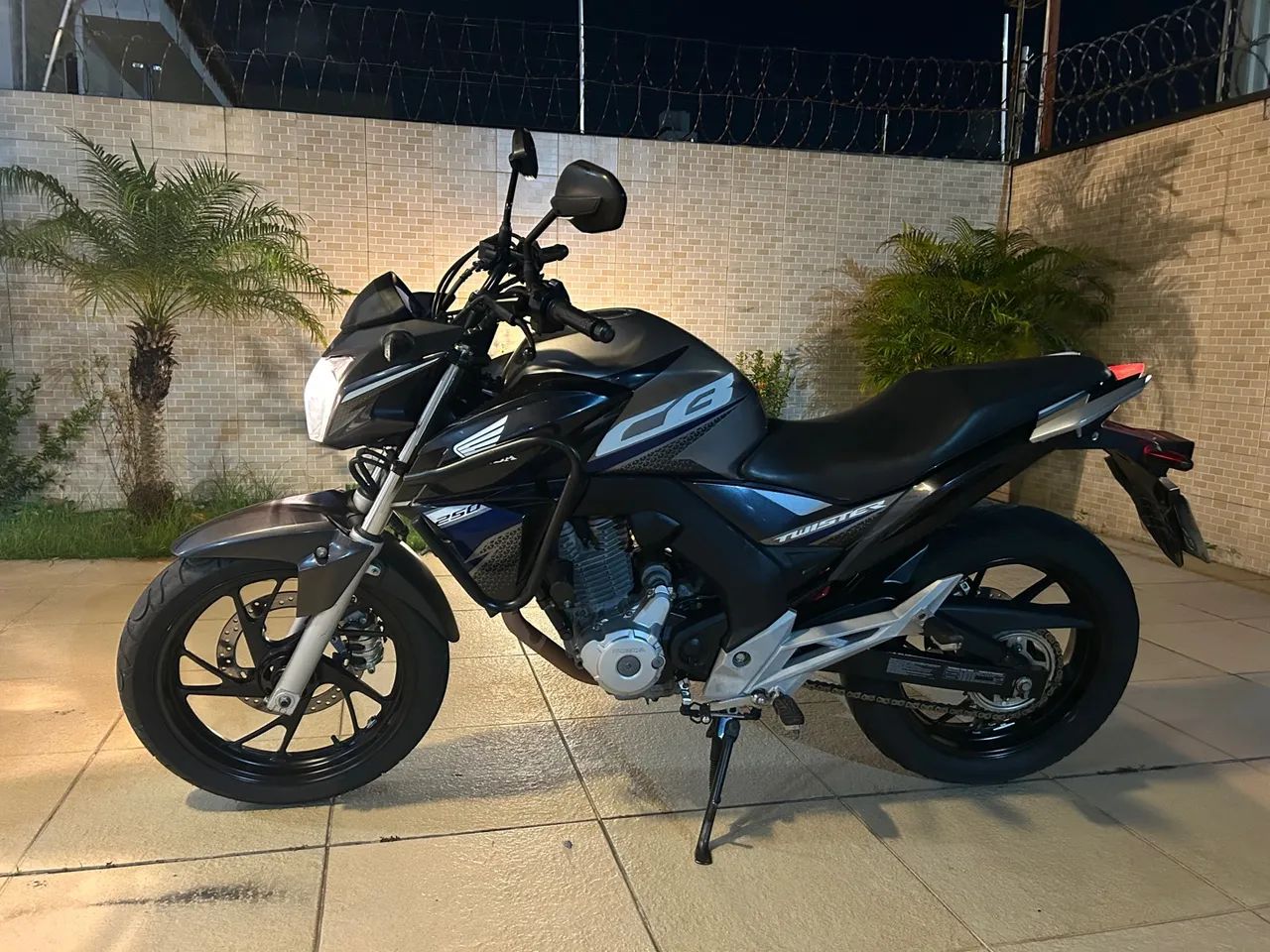Honda Twister 250  Ano: 2020 - Foto 3