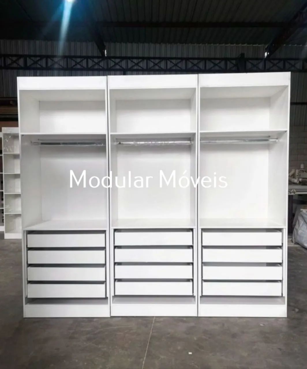 Closet - 3 Cabideiros com 9 Gavetas com Maleiros