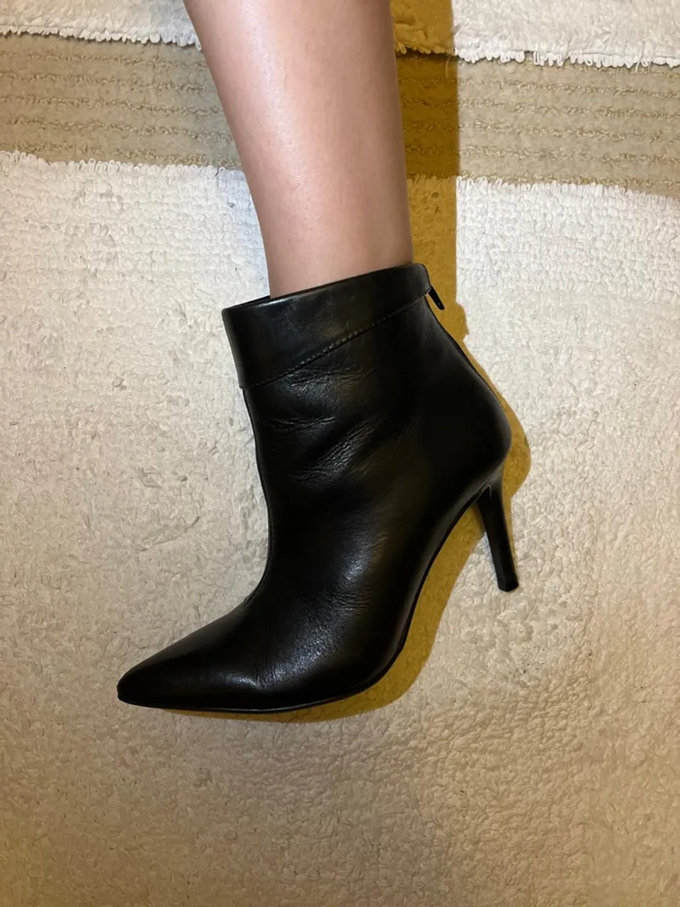Bota de Couro Preta Salto Fino