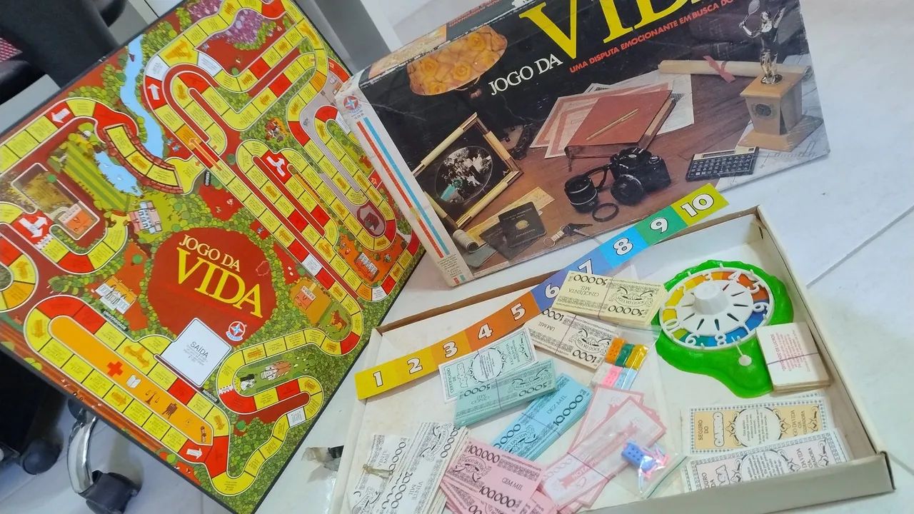 Brinquedo antigo jogo da vida