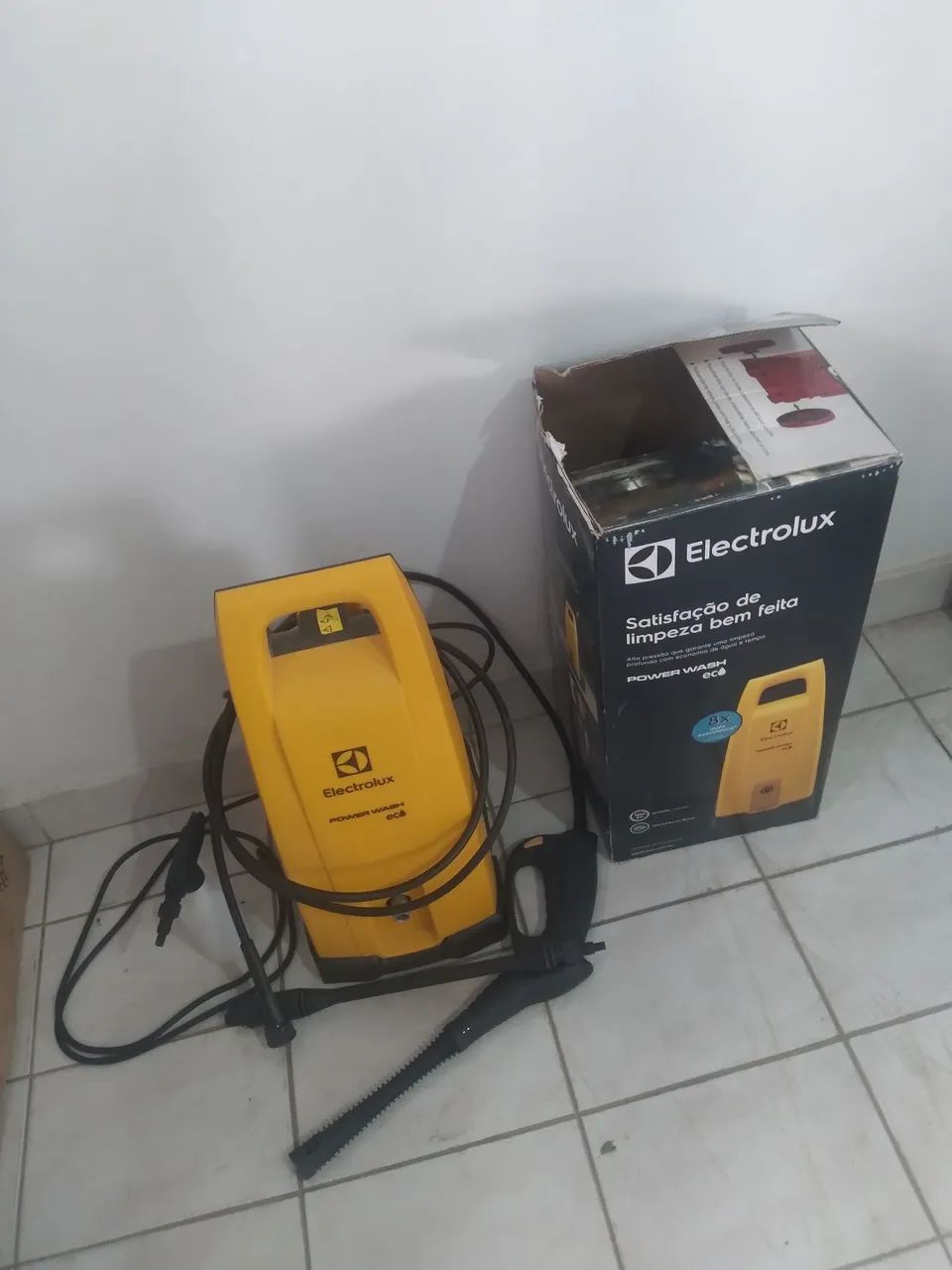 Lavadora de Alta Pressão Electrolux Power Wash EC4 - Foto 2