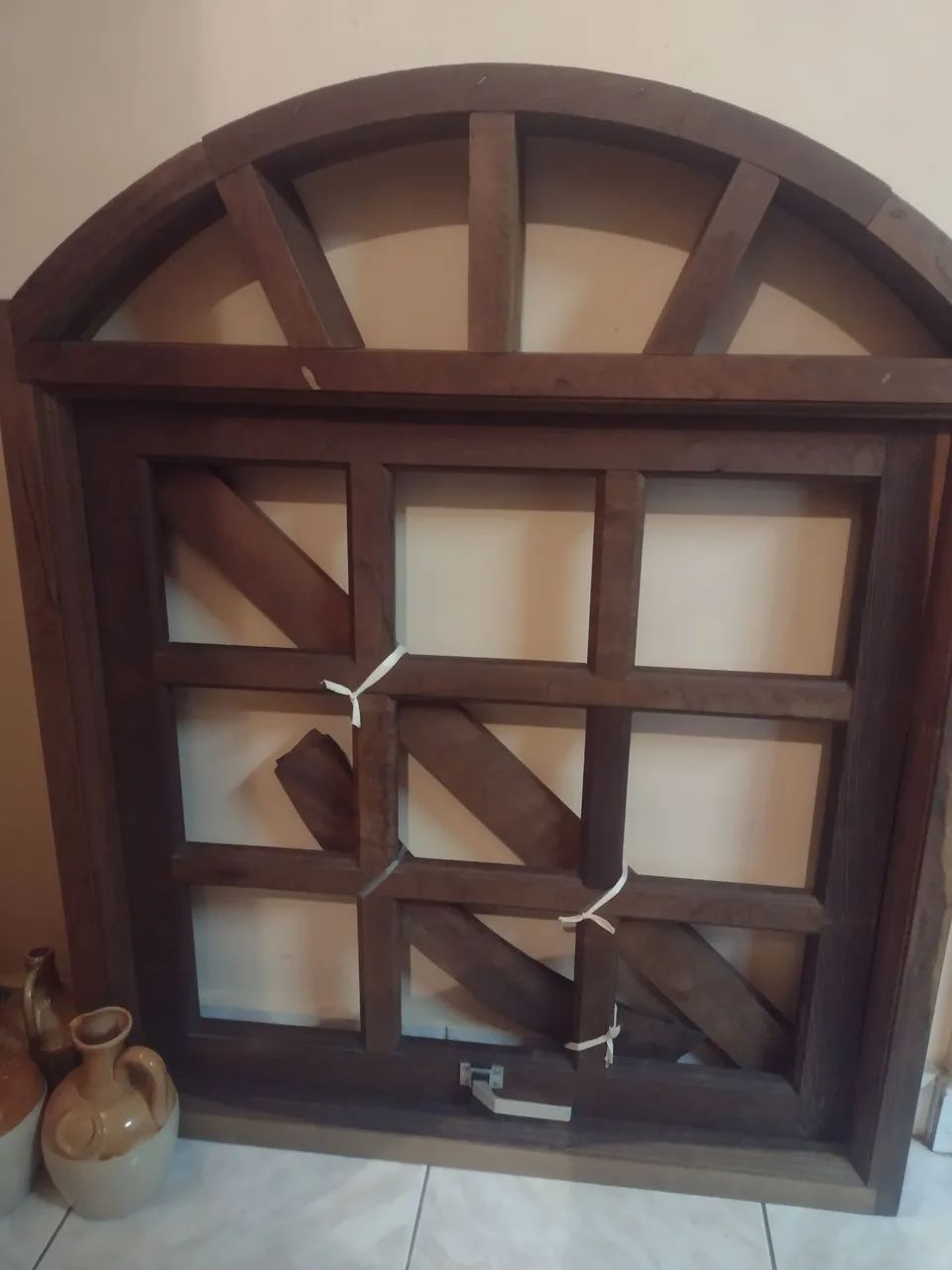 Vitro janela basculante completo em Imbuia nobre completo com metais - Foto 2