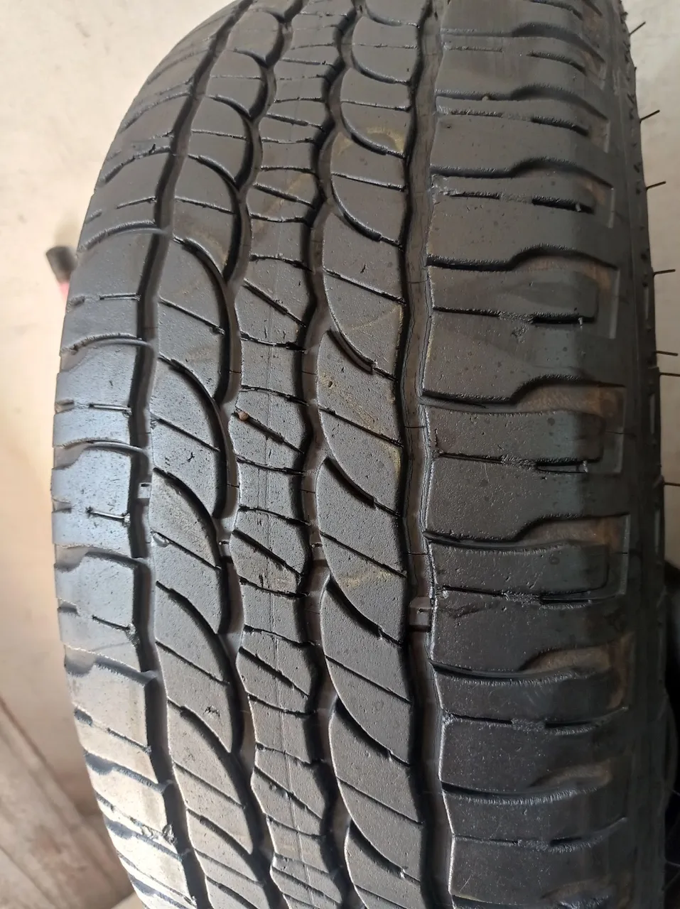 Pneu 205-60-16 Michelin