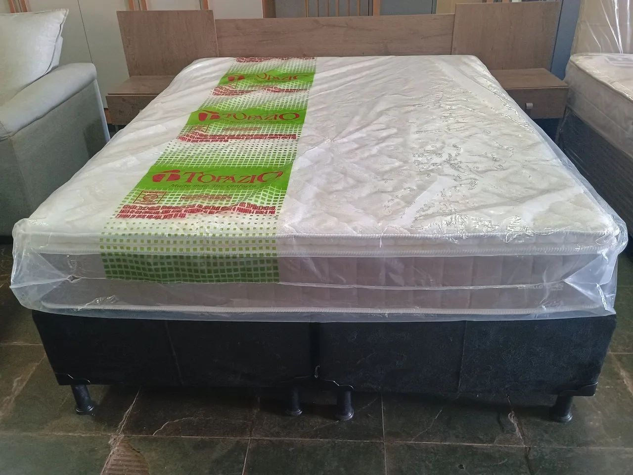 Cama Queen e colchão espuma D 45 selado  - Foto 2