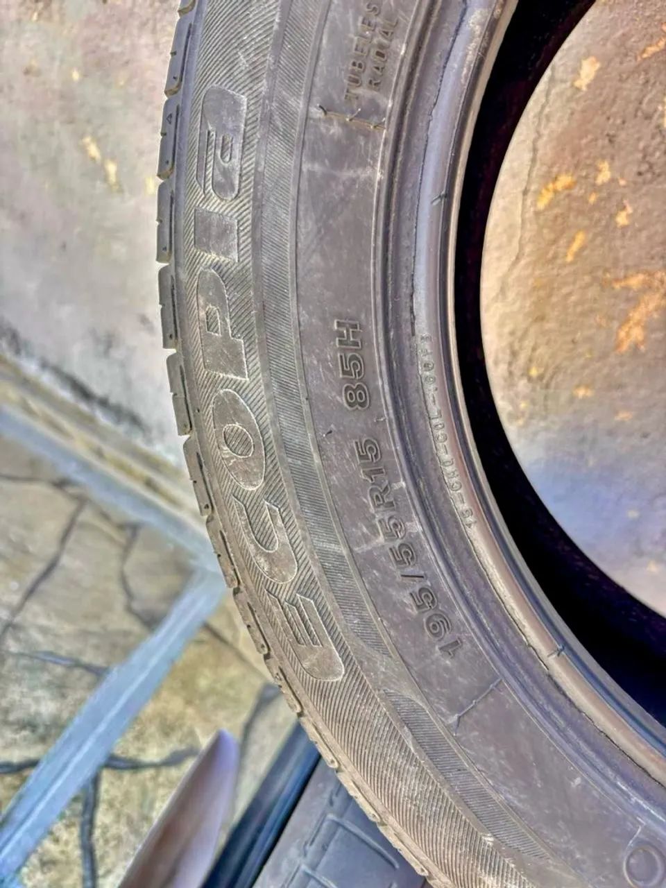 Pneus Bridgestone 195/55 r15 - Foto 5