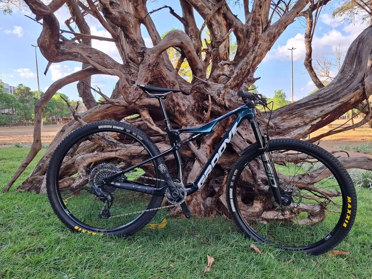 Bike Groove Slap 9 12v Full Carbon 29er 16(S) Grupo Sram Eagle AXS eletrônico