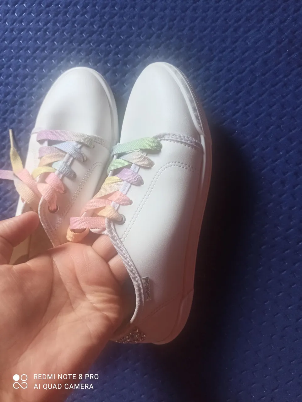 Tênis Infantil Branco com Cadarço Colorido número 33