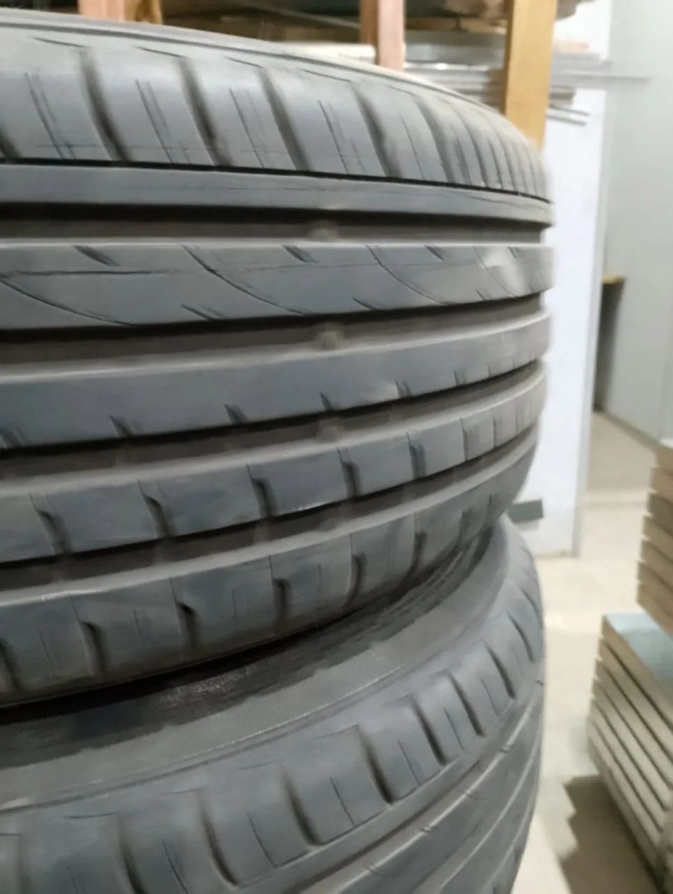 Rodas AMG aro 18 com pneus 215/45 - Foto 4