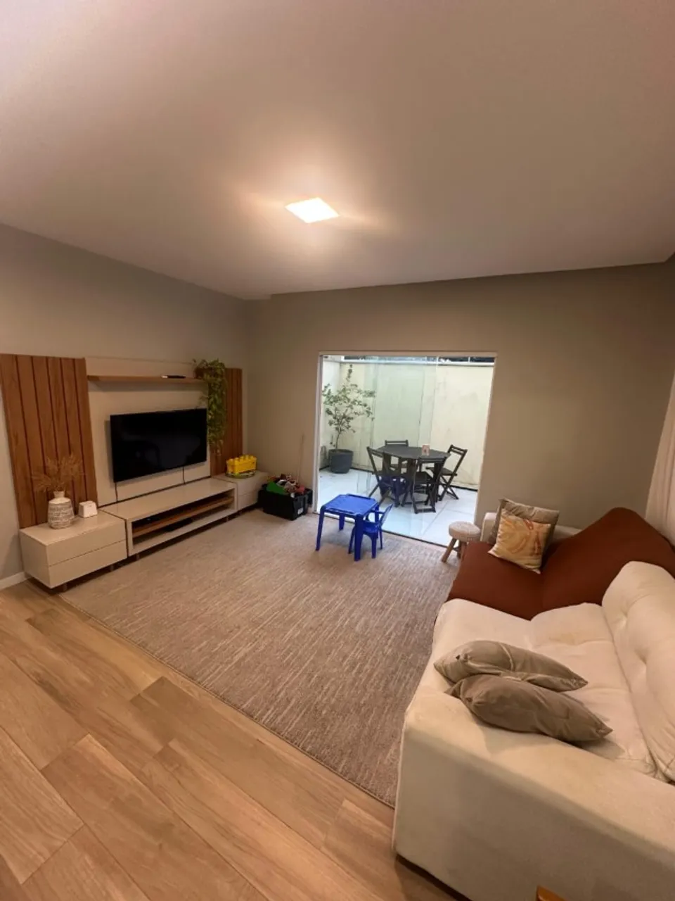 ALUGA-SE LINDA CASA EM CONDOMINIO NA COHAMA