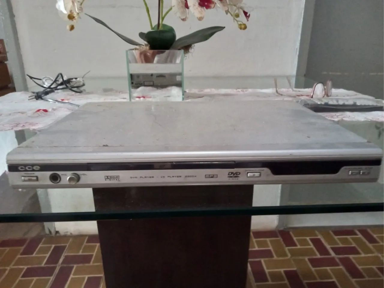 Selling DVDs63824124383875122