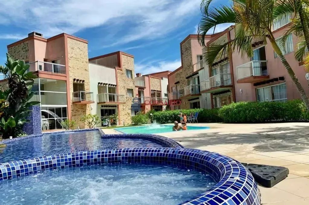 Sobrado em condomínio beira mar