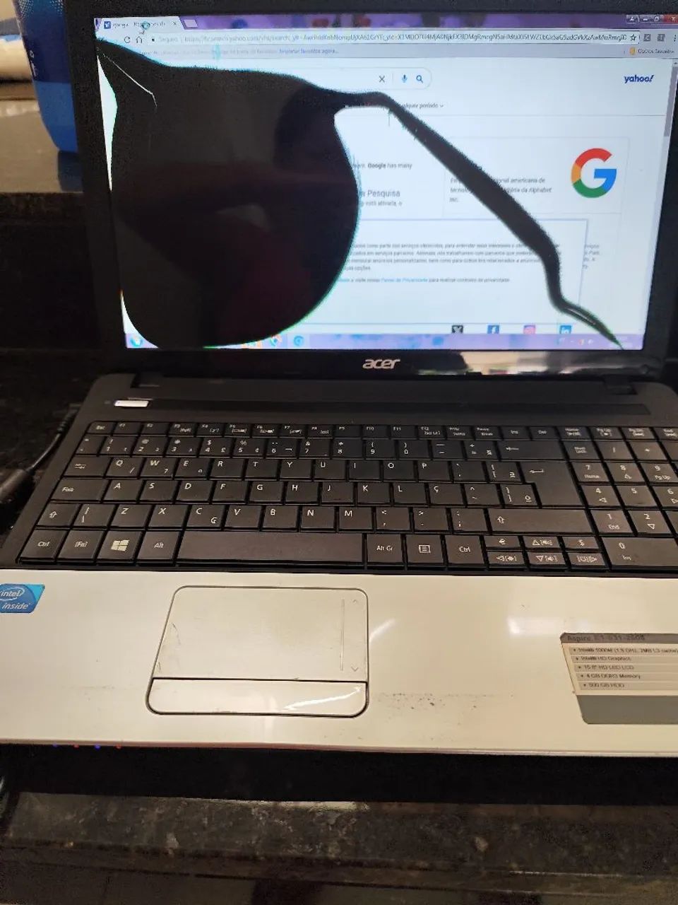 Notebook Acer com tela quebrada