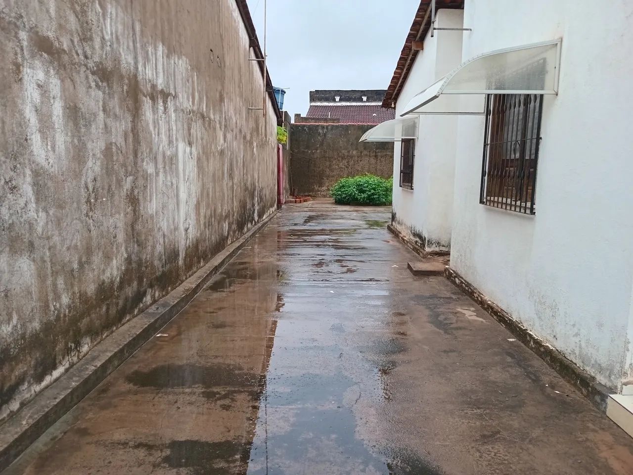 Casa com bastante área livre - Foto 4