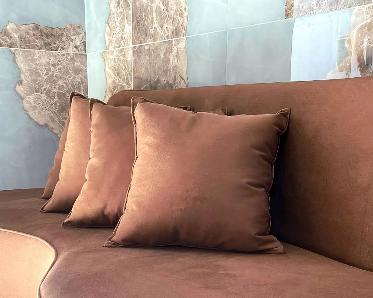 Sofá Curvo Sob Medida - Design Sofisticado e Super Confortável! - Foto 4