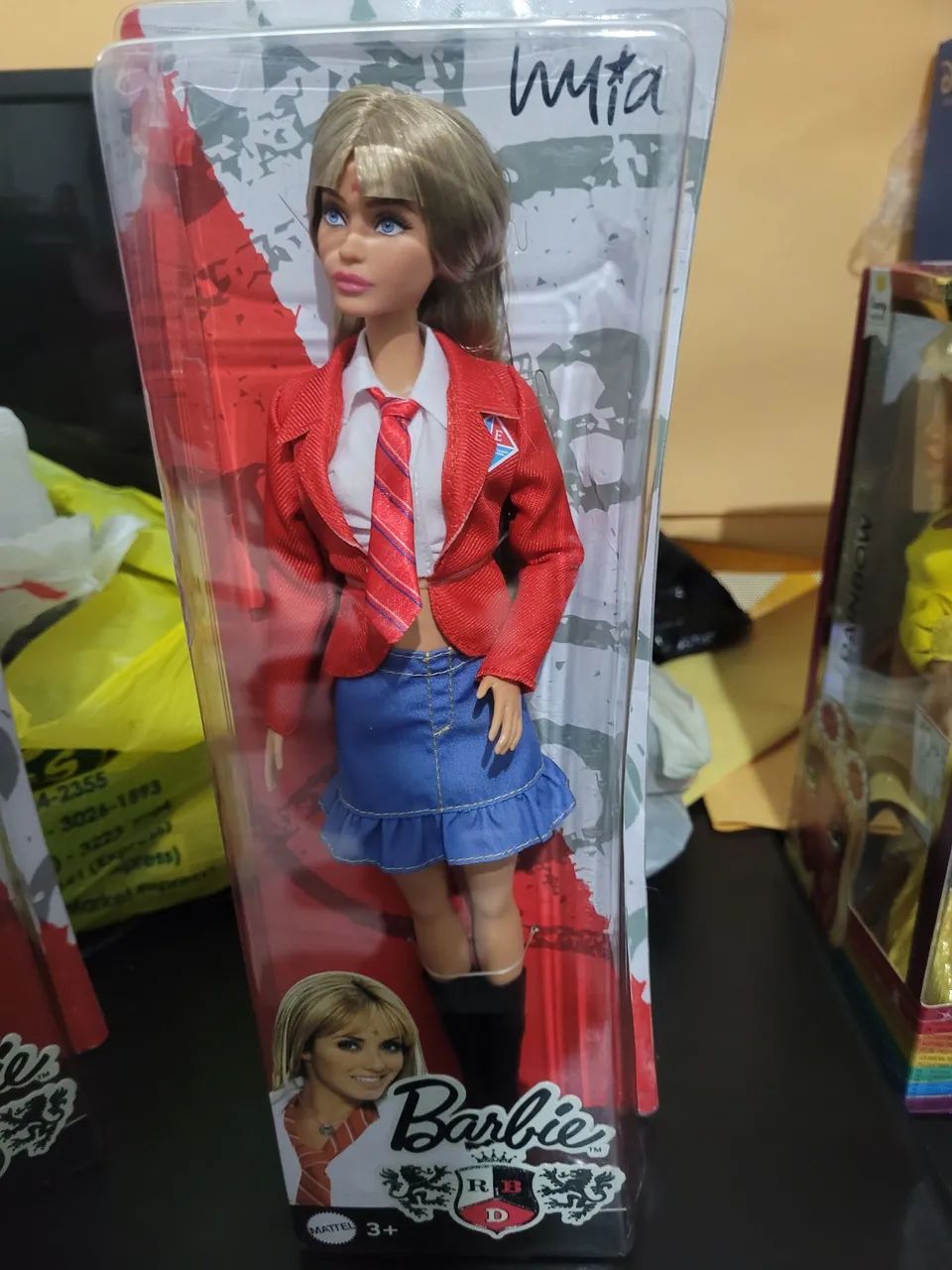 Boneca Mia Colucci Rebelde - Colecionável