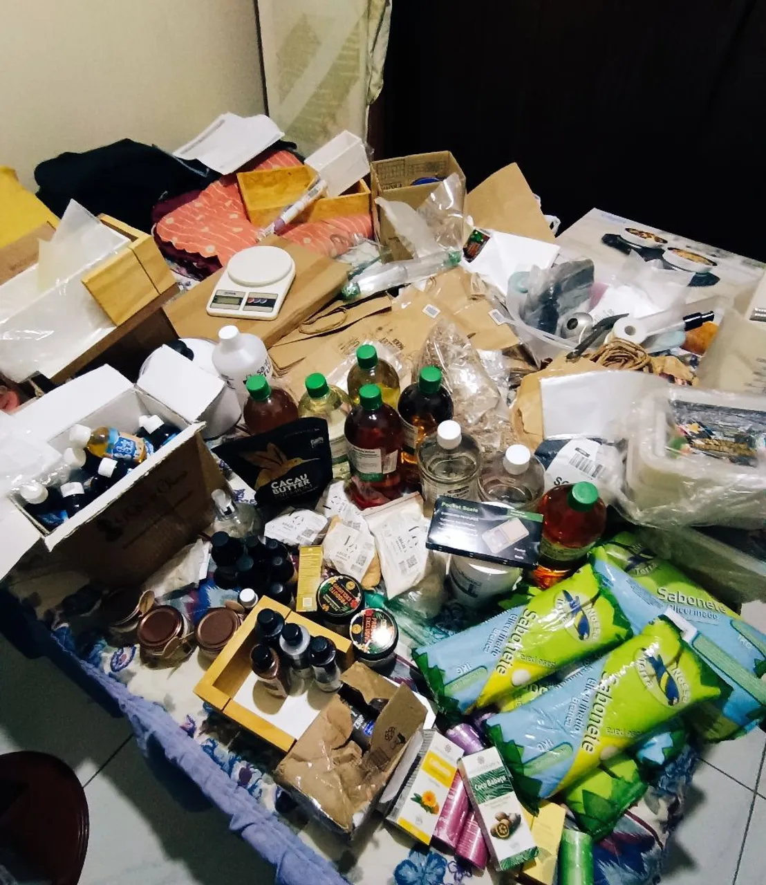 Vendo Saboaria Completa e Intacta! Materiais e insumos
