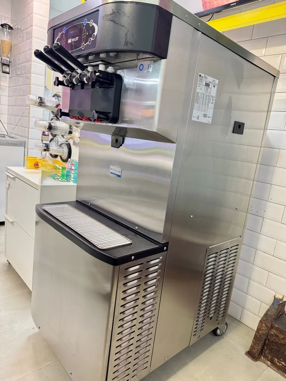 Máquina de sorvetes Taylor C713 - Foto 3
