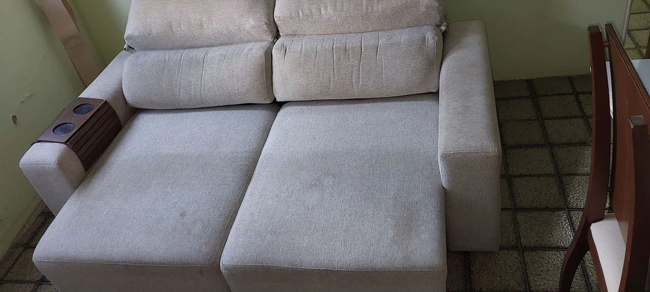 Retractable and Reclining Upholstered Sofa65104746427778124