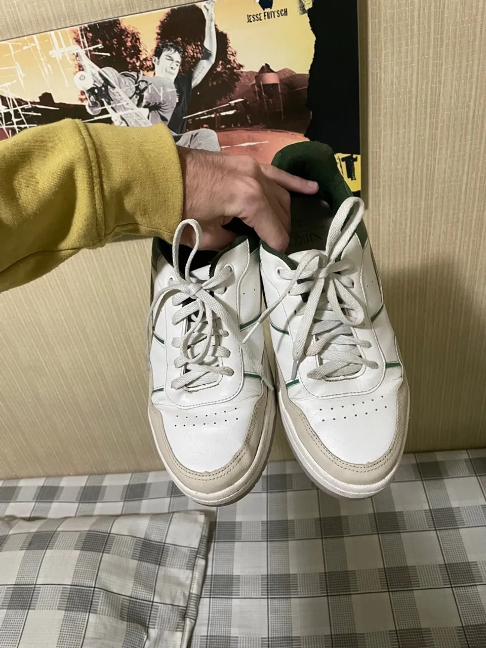 (BH E REGIAO) Tênis branco com detalhes verdes