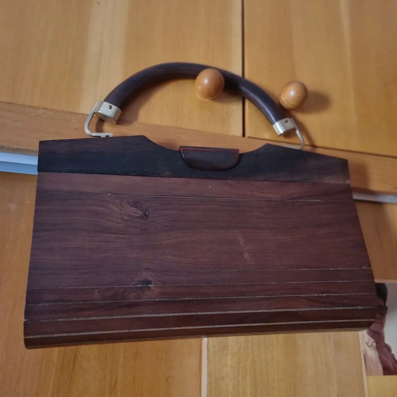 Bolsa de Madeira de lei e couro NUNCA USADA