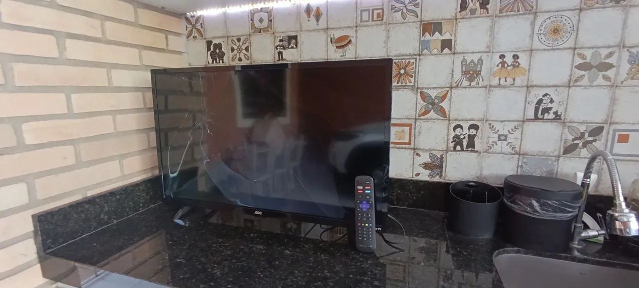 DUAS TVS "AOC e PANASONIC " - Foto 6