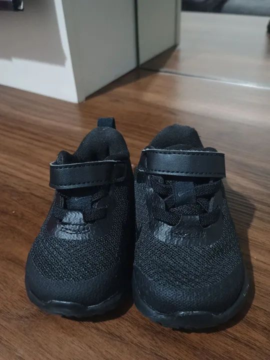 Tênis Nike Bebê - Tamanho 17.5 - Preto