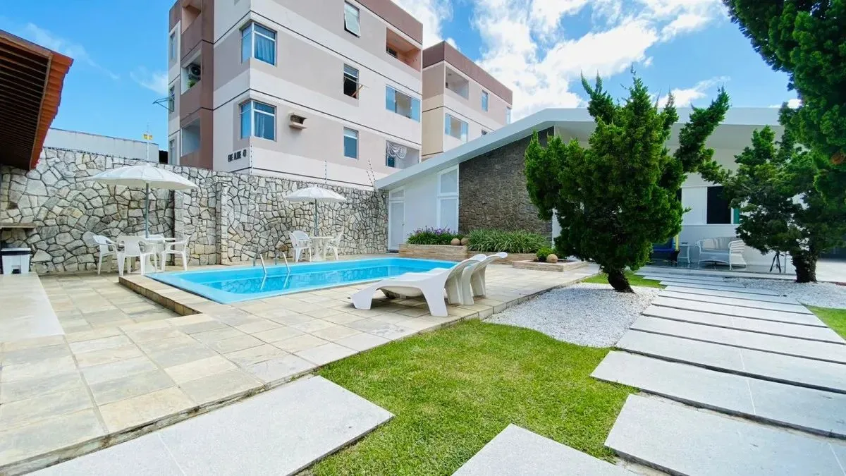 Casa com 3 quartos à venda em Maceió