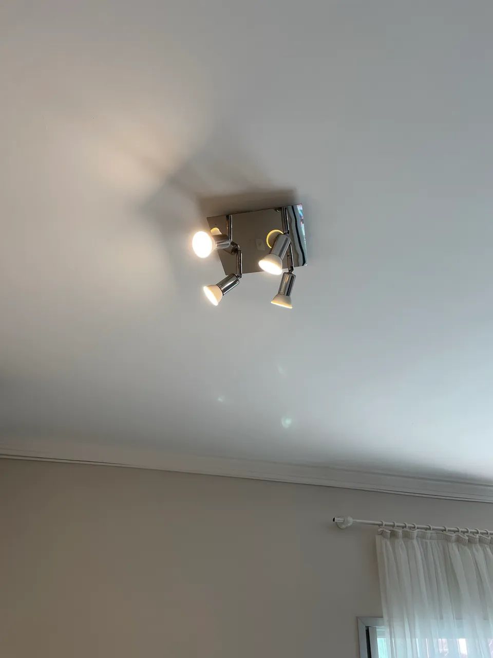 ? Kit 4 Luminárias de ALTO PADRÃO! Lustres e Spots Cromados - Design Elegante - Foto 2