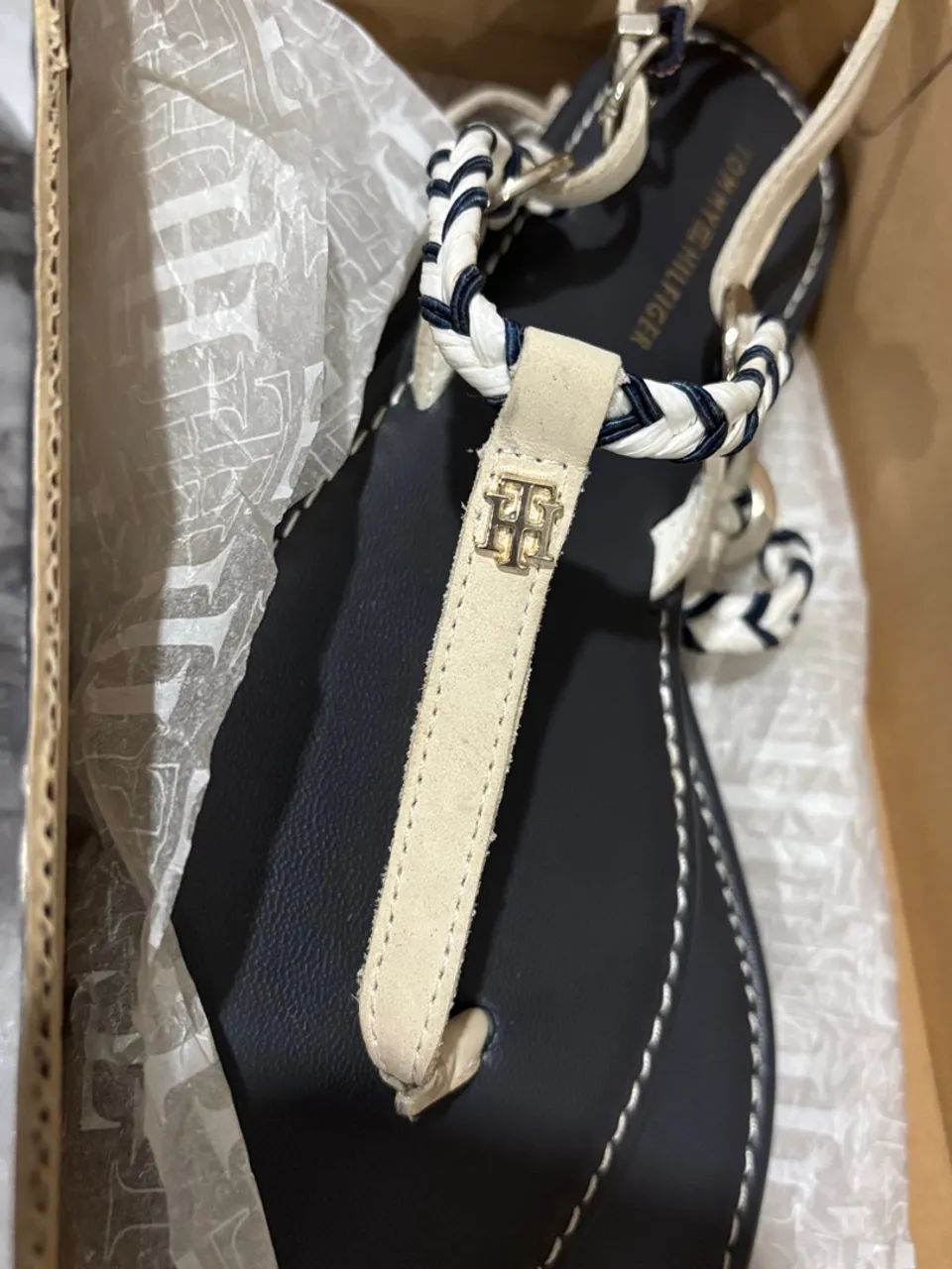 Sandálias Tommy Hilfiger Femininas - Novas - Foto 3