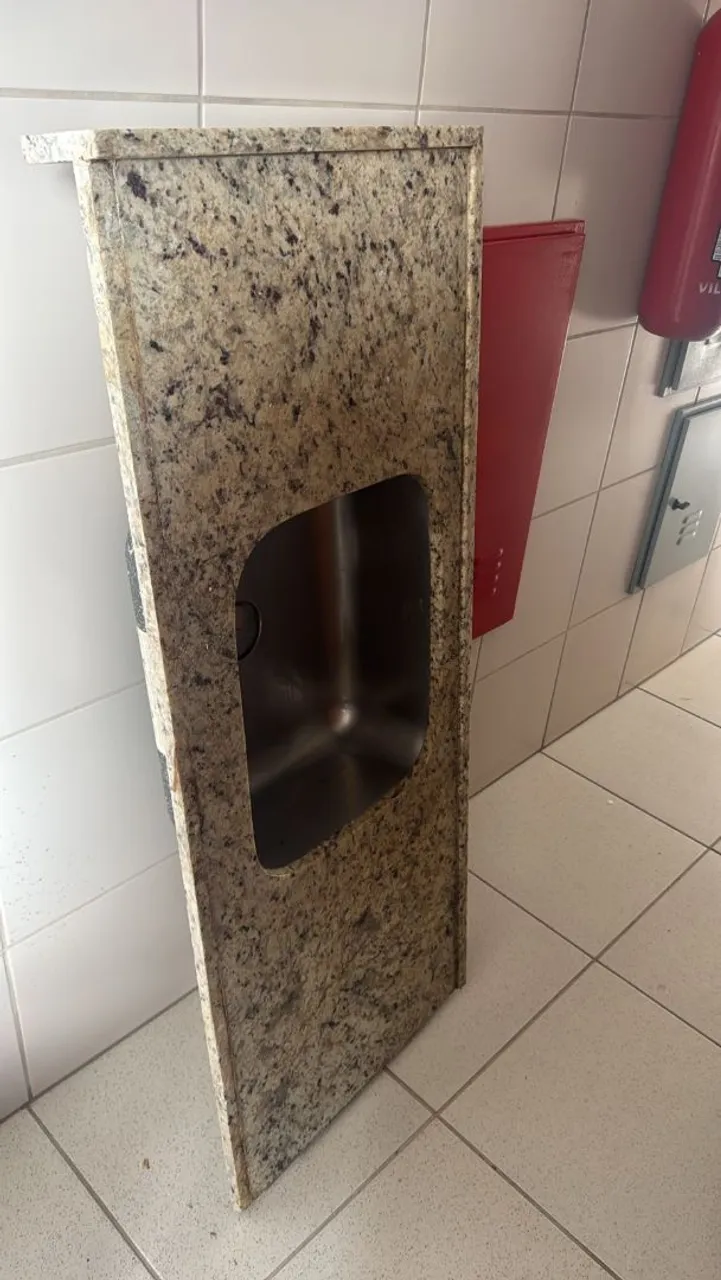 Cuba de Pia em Granito com Bojo de Aço Inox