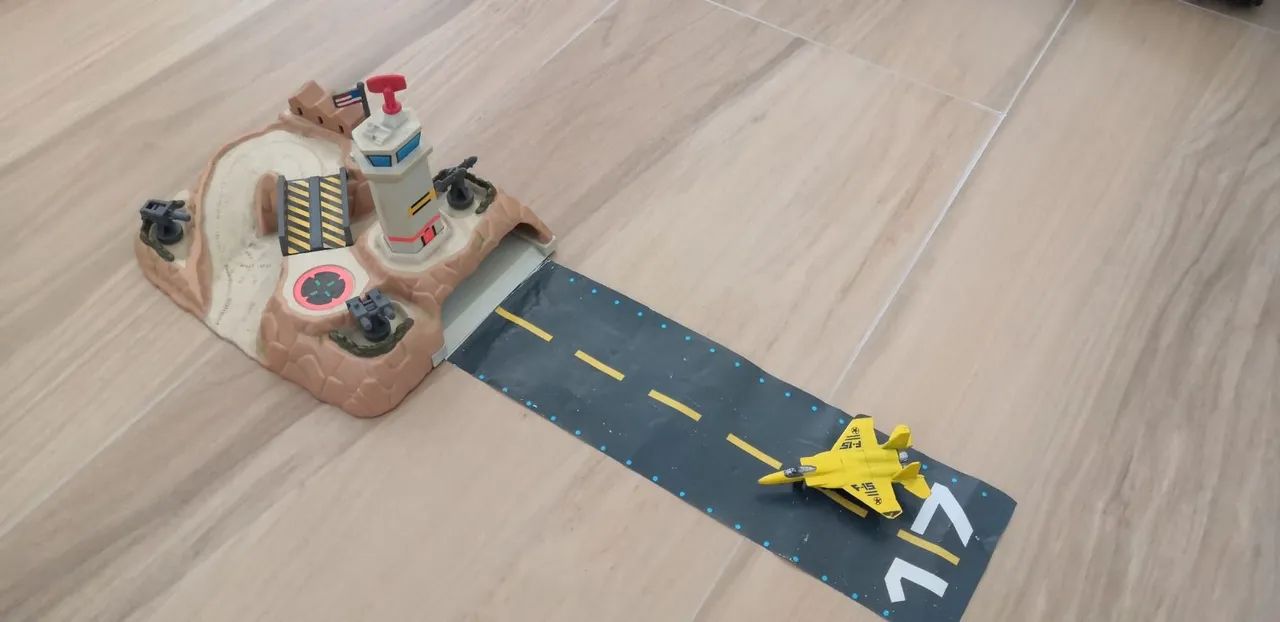 micro machine military desert airstrip base playset - Foto 2