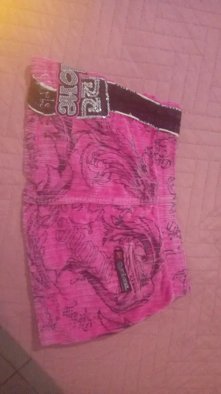 Saia Rosa com Detalhes