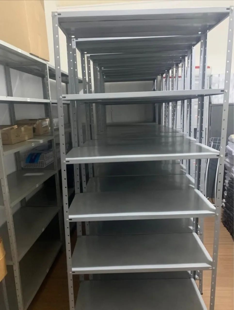 Prateleiras reforçadas industriais 