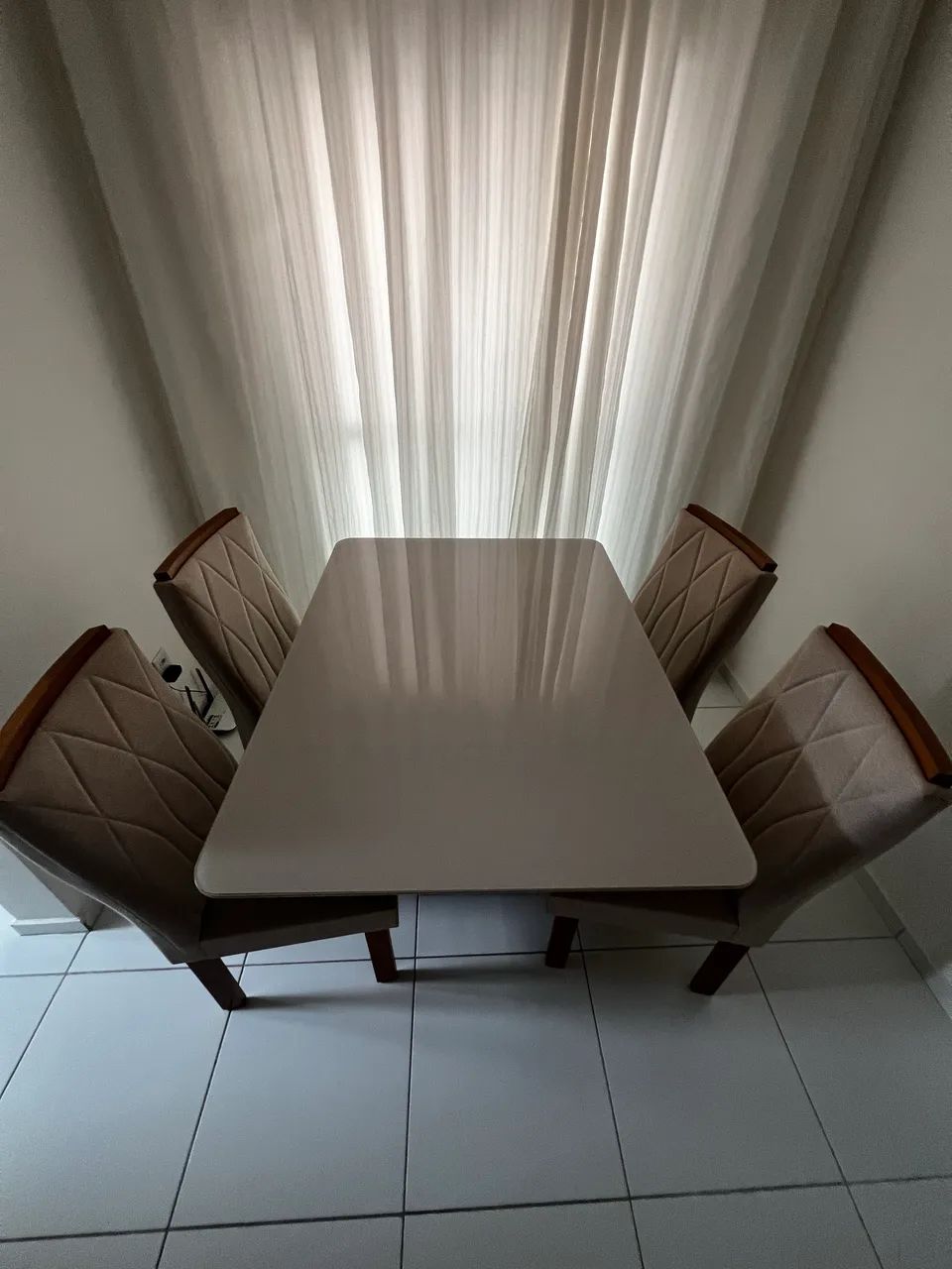 Mesa de jantar semi nova64276675177986120