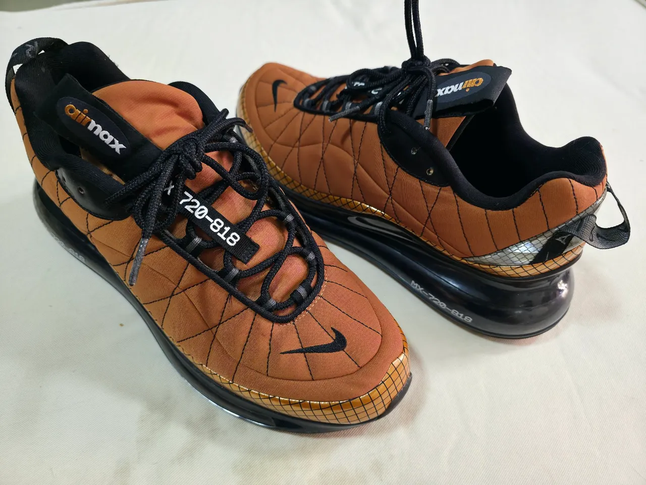 Tênis Nike Air Max 720-818 Laranja