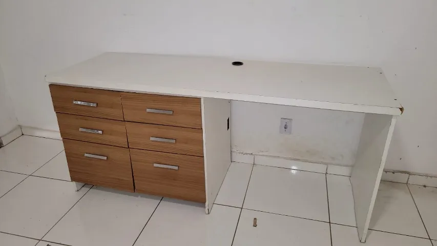 Escrivaninha (mesa de escritório)