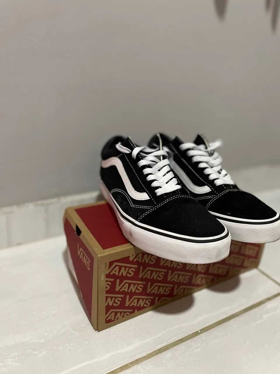 Tênis Vans Old Skool Preto e Branco - Foto 4