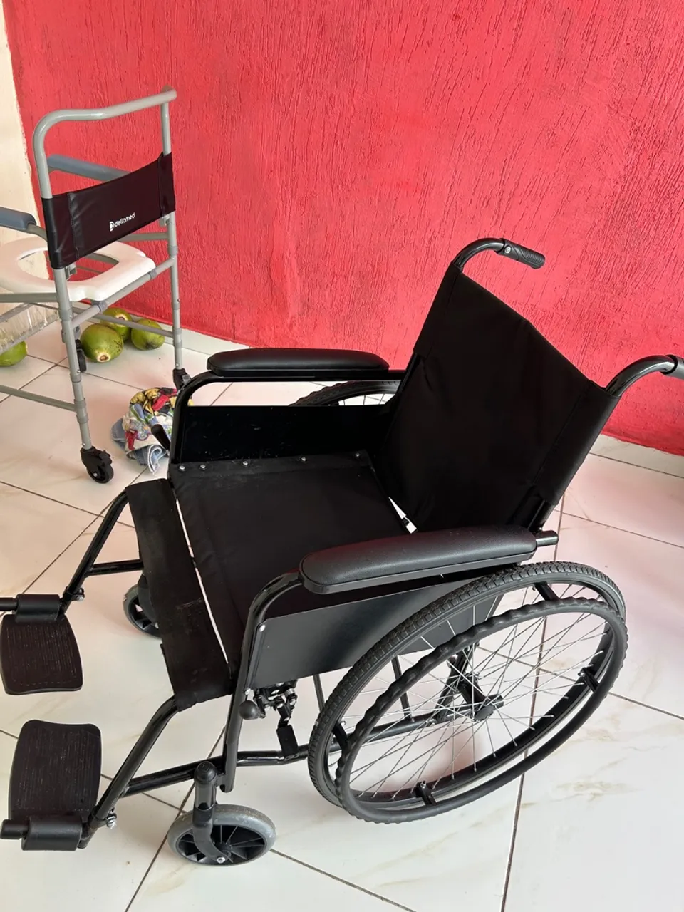 Cadeira de Rodas Confortável e Prática