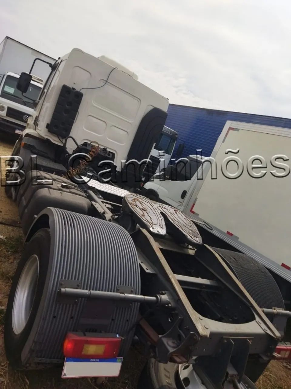 Volvo VM 330 Leito 4x2 ano 2013 - Foto 5