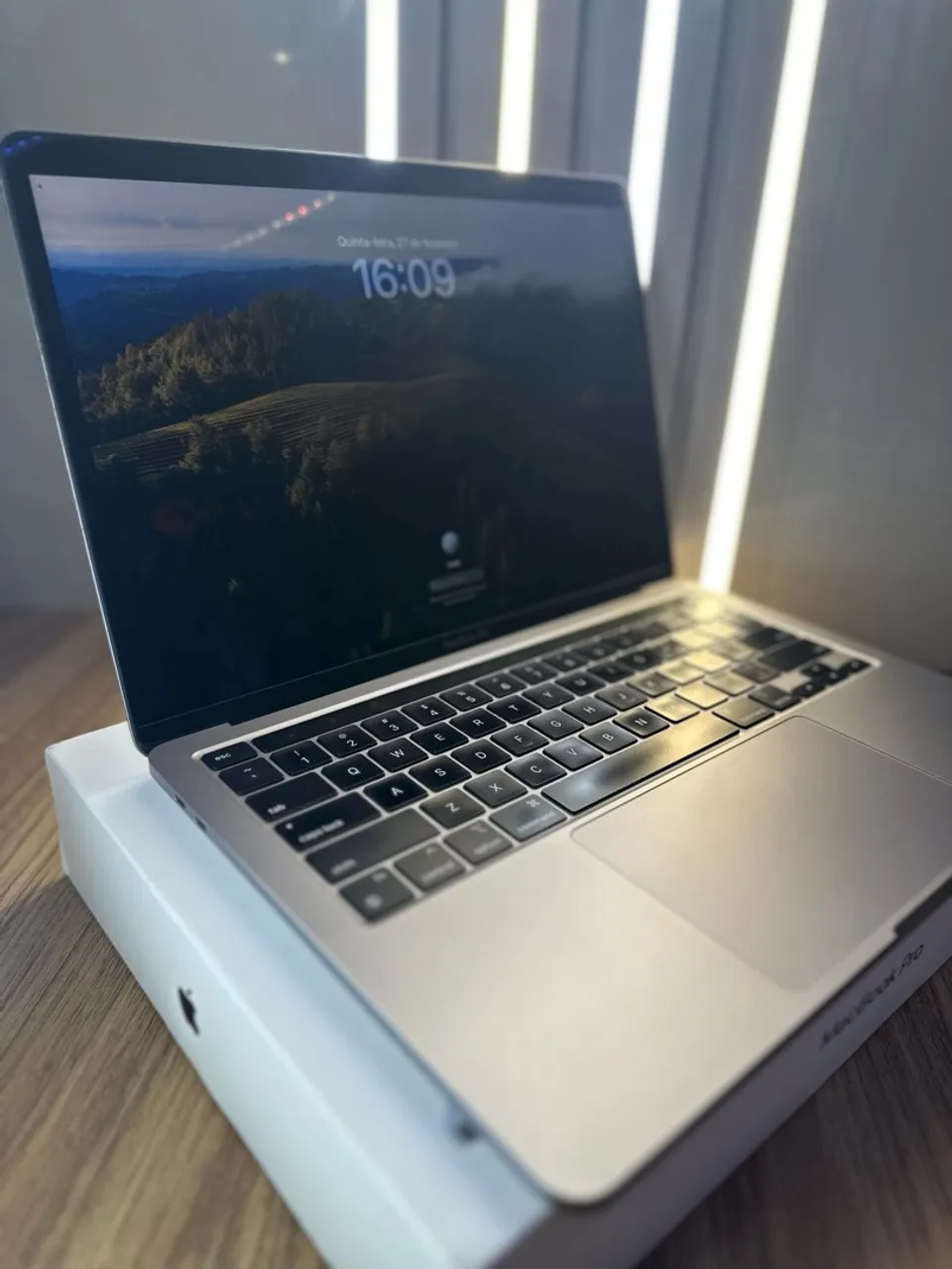 MacBook Pro 2020, M1 8GB RAM 256GB SSD TELA 13.3 SEMINOVO