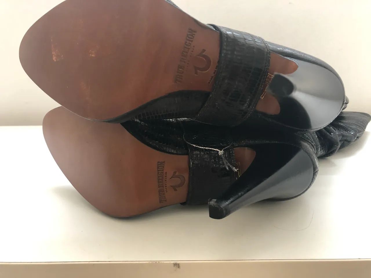 Bota couro True Religion importada tamanho 36 - Foto 3