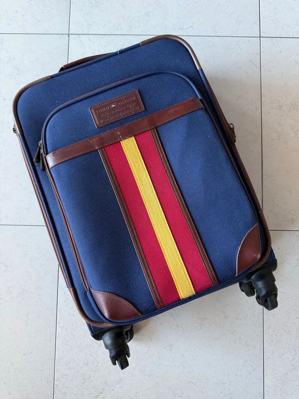 Mala Tommy Hilfiger excelente estado - Foto 2